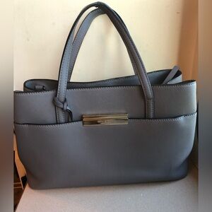 Kate Spade Grey Satchel in GUC. Approx. 13” W x 8 1/2” H